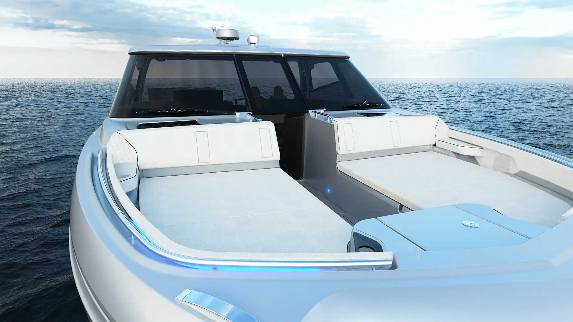 YOT41 Spacious sun beds at the front